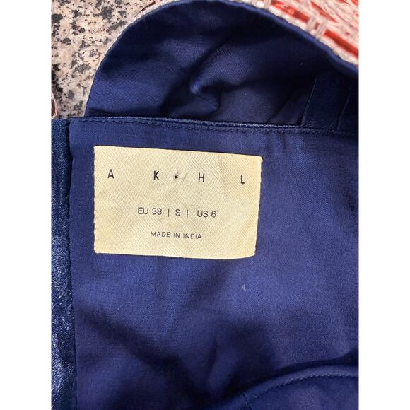 Top - Picture 8 of 10